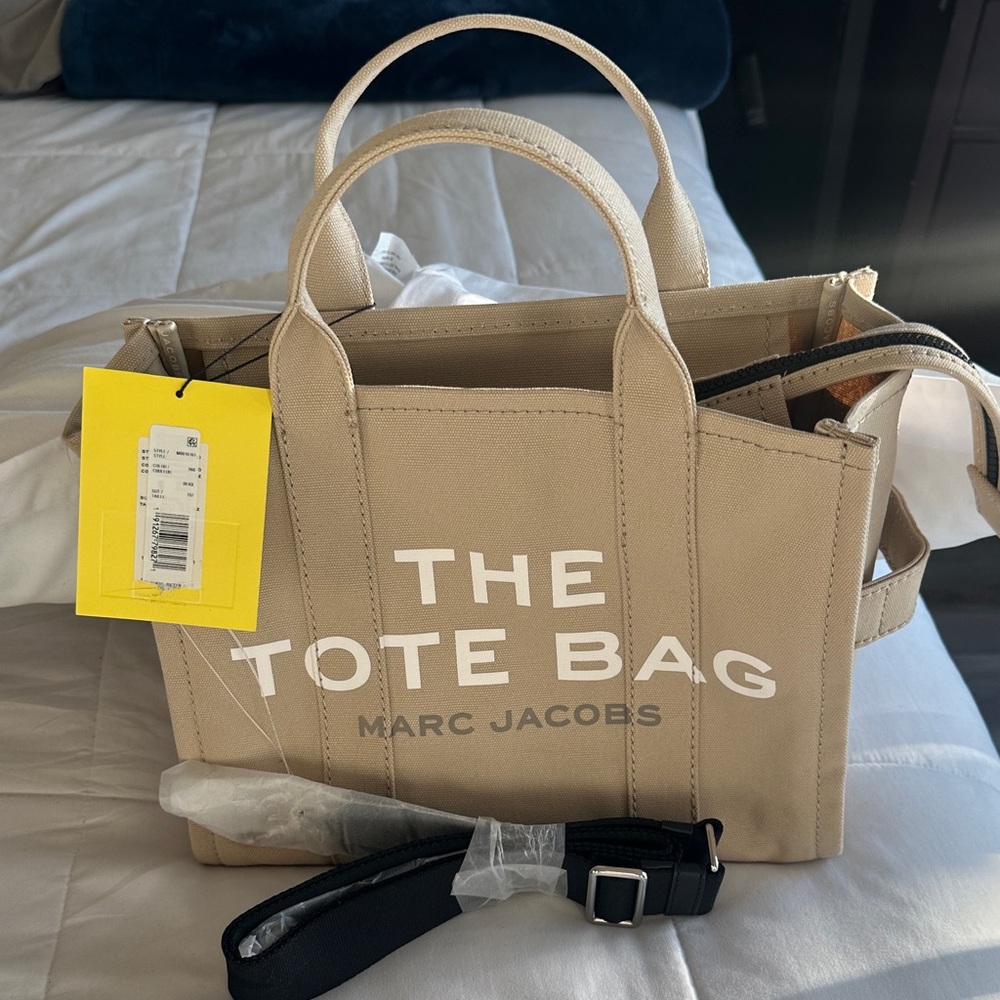 BRAND NEW WITH TAGS: Marc Jacobs Beige Tote Bag